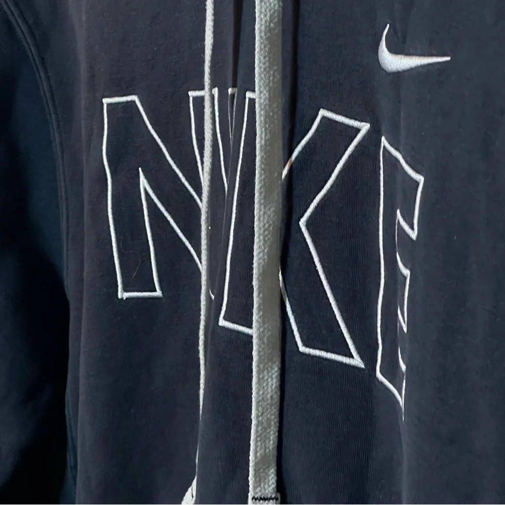 NIKE Fleece Outline Hoodie Men’s S Black Pullover Logo Embroidered Sweatshirt